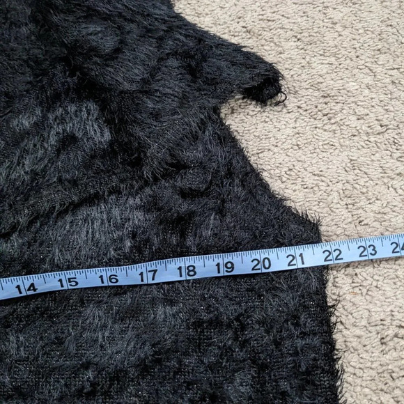 Black Rivet Black FAUX Fur Vest open front size Large - Picture 6 of 7